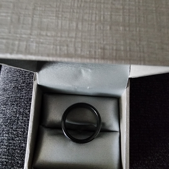 Men's black titanium ring - Picture 2 of 4